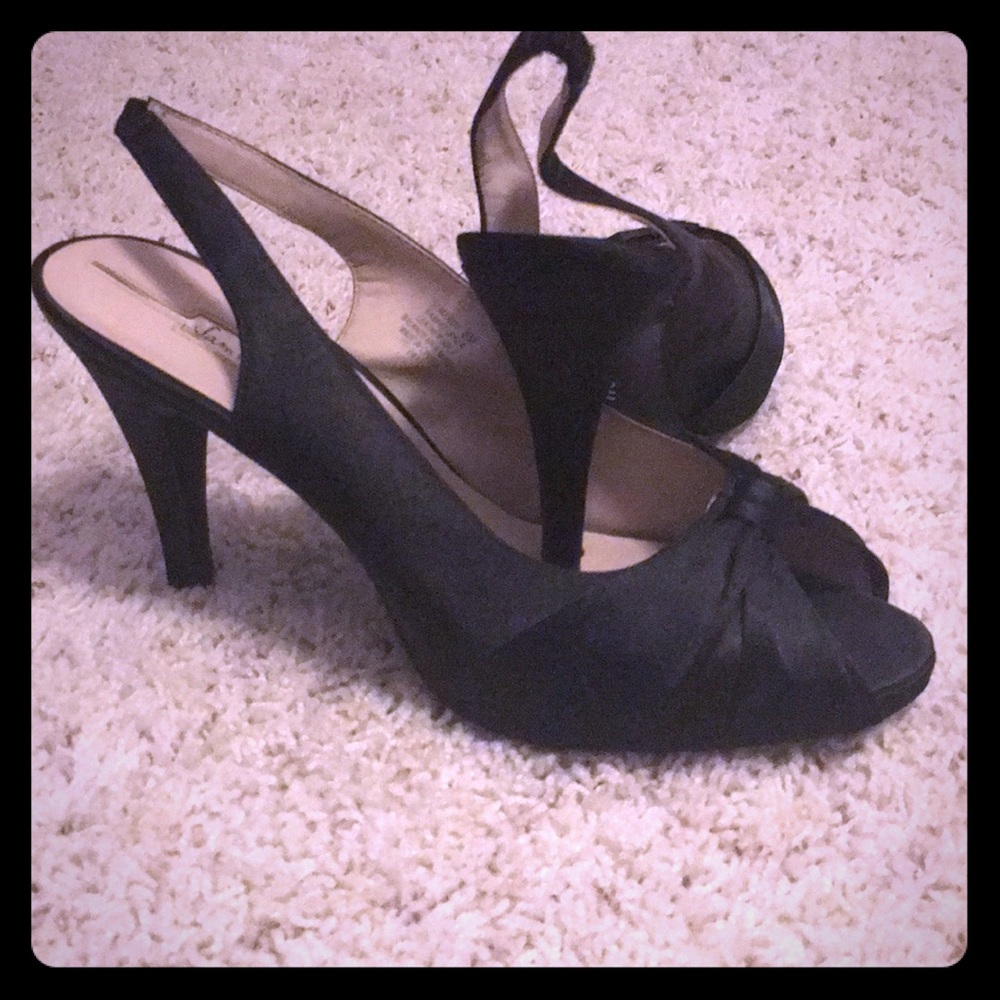 Black heels with open toe 👠